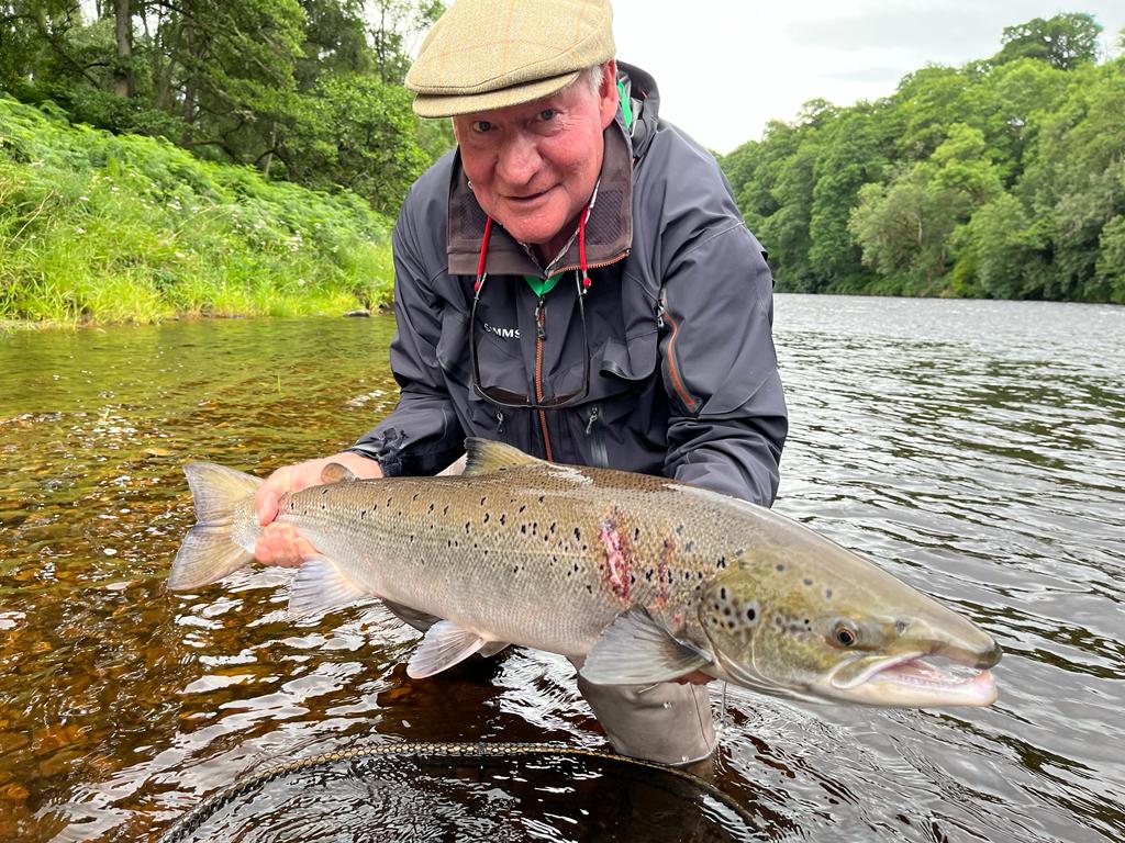 Sandy-Scott-with-this-marked-17lber.jpg